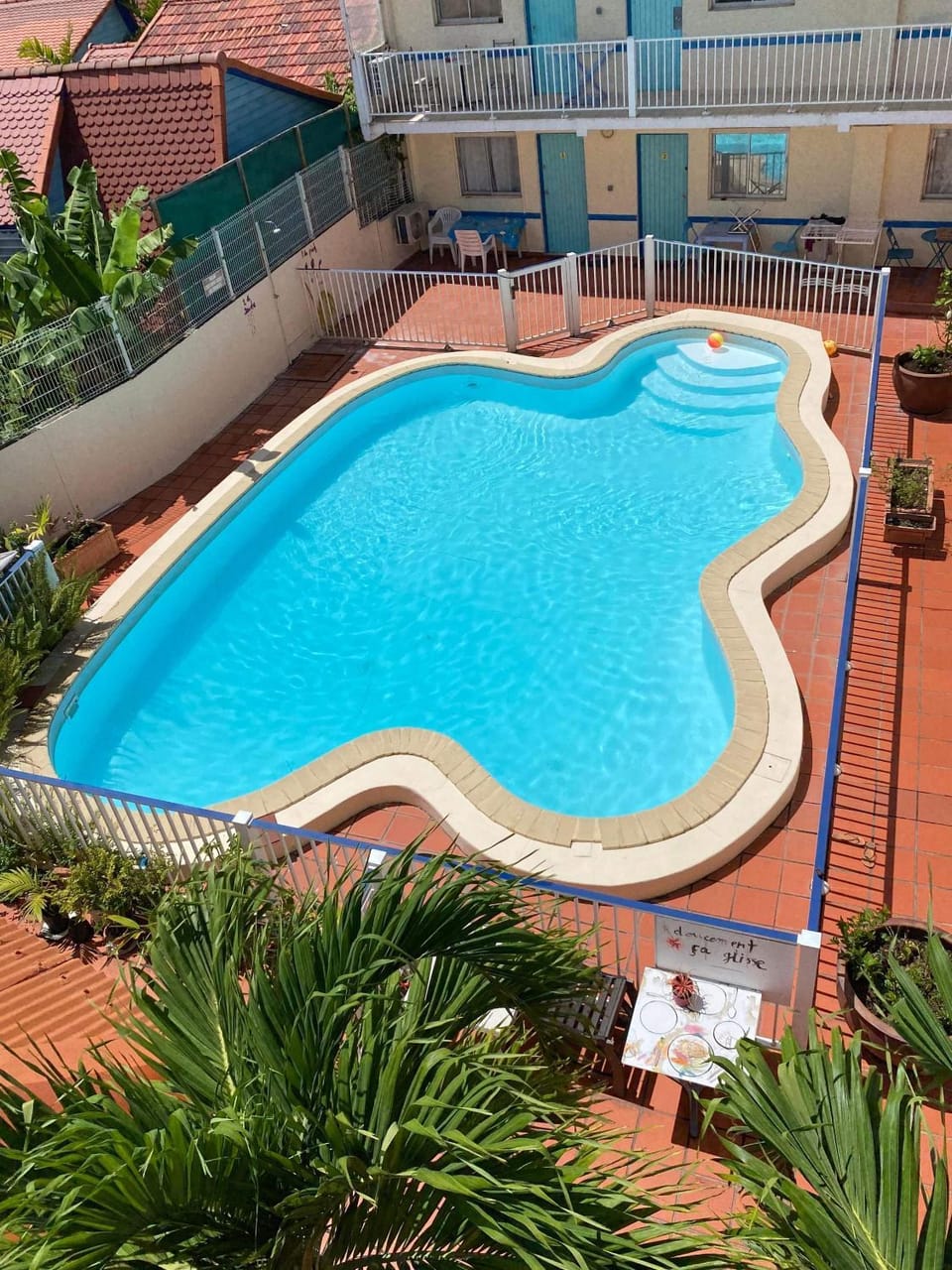 Swimming pool