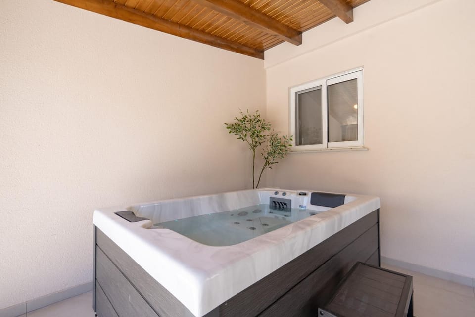 Hot Tub, Balcony/Terrace