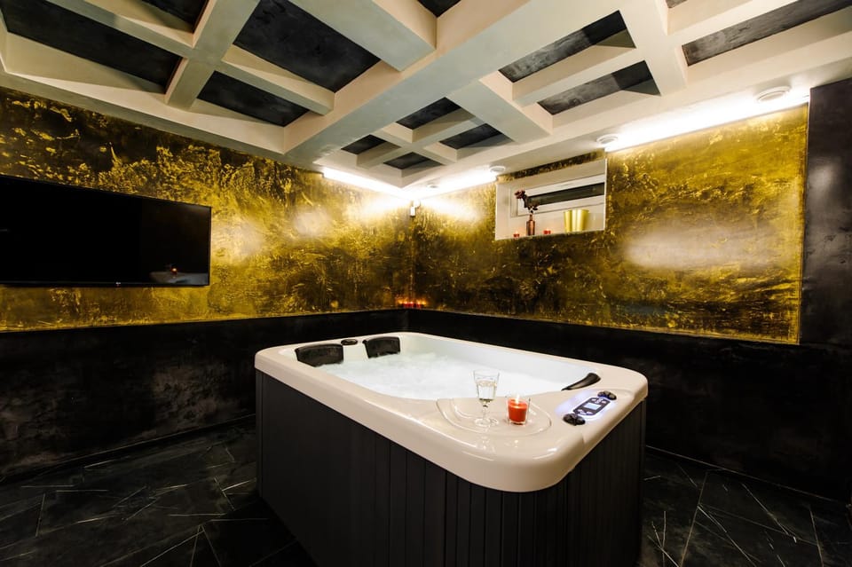 Hot Tub, TV and multimedia, Evening entertainment, Food, Drinks, Bath