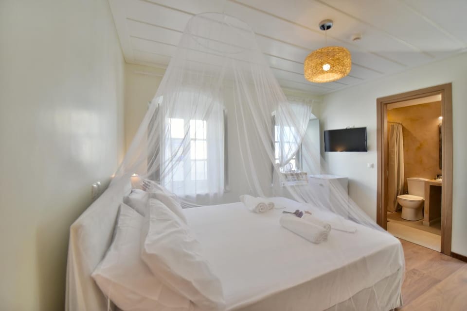 Bathroom, Photo of the whole room, Bedroom
