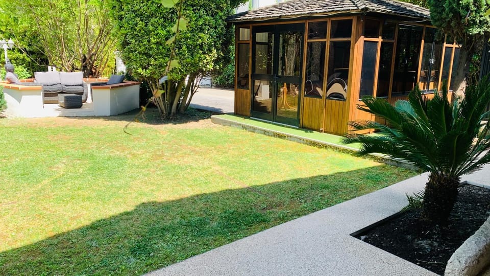 Studio Au Clos Saint Georges , piscine et Spa House in Occitanie