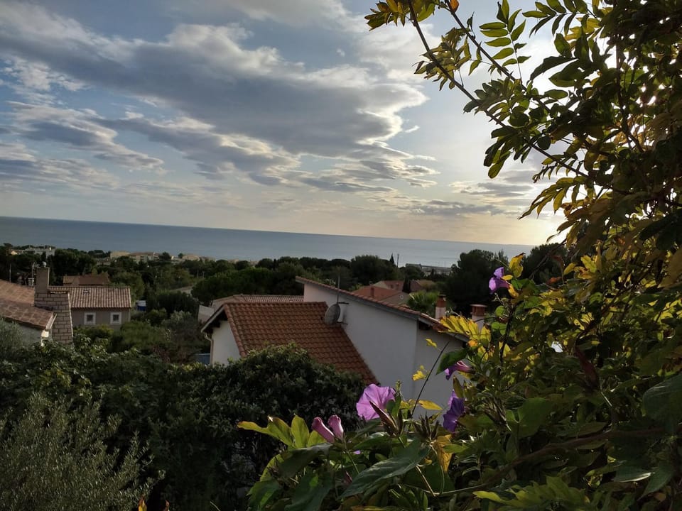 Appartement calme lumineux face a la mer House in Occitanie