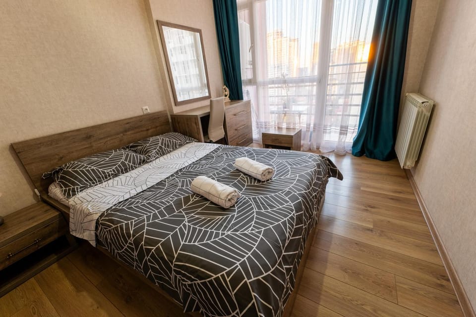 Bed, Bedroom, internet, towels