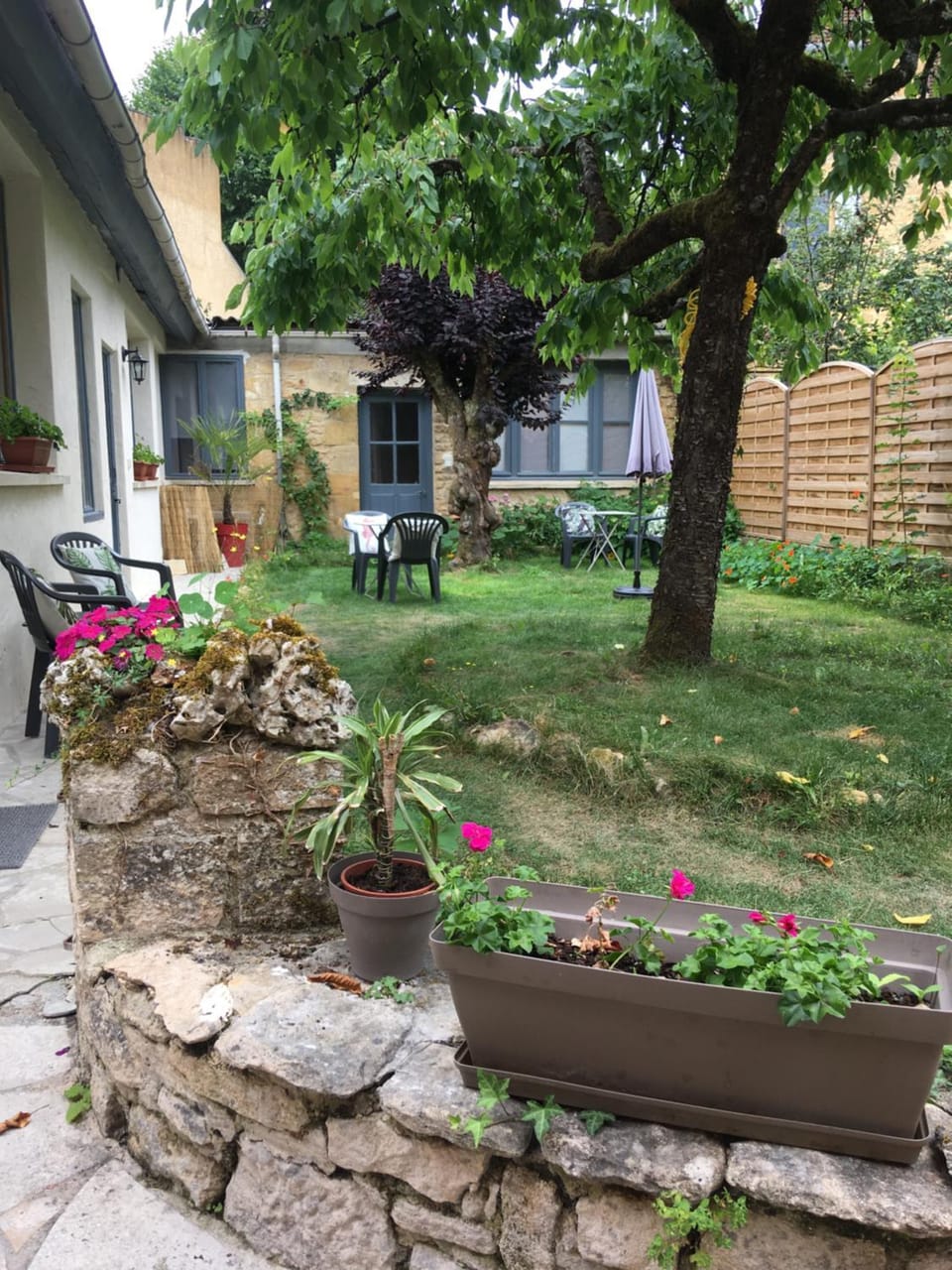 Un jardin en ville Bed and Breakfast in Occitanie