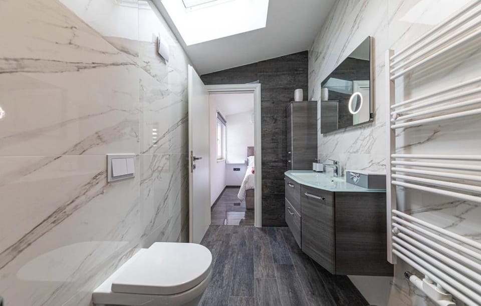 Toilet, Bathroom, Bath