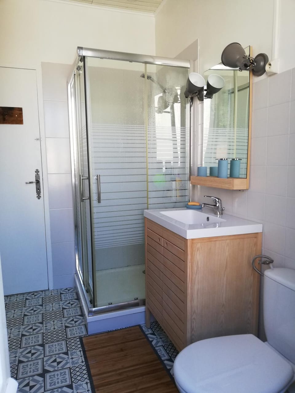 Shower, Toilet, Bathroom