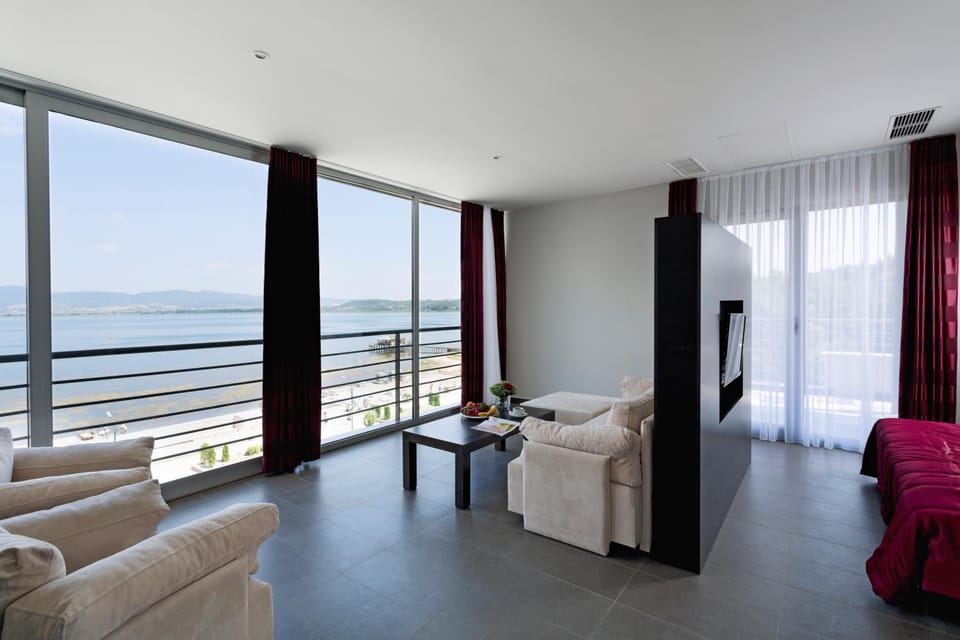 Bathroom, TV and multimedia, Balcony/Terrace, Photo of the whole room, Drinks