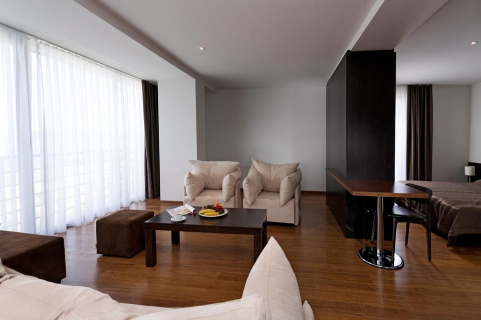 Bathroom, TV and multimedia, Photo of the whole room, Drinks