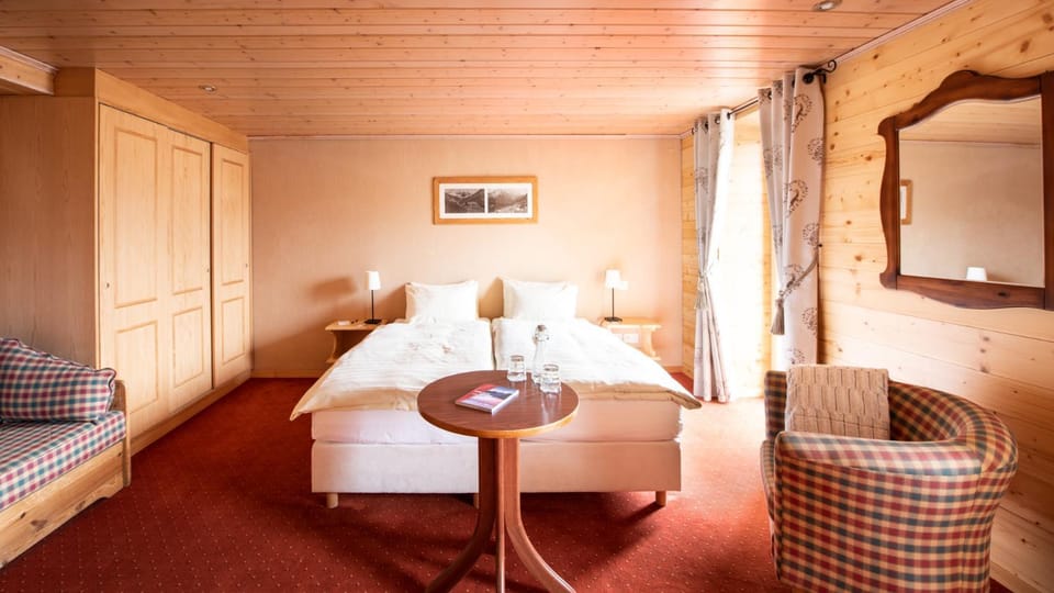 Bed, Photo of the whole room, Mountain view