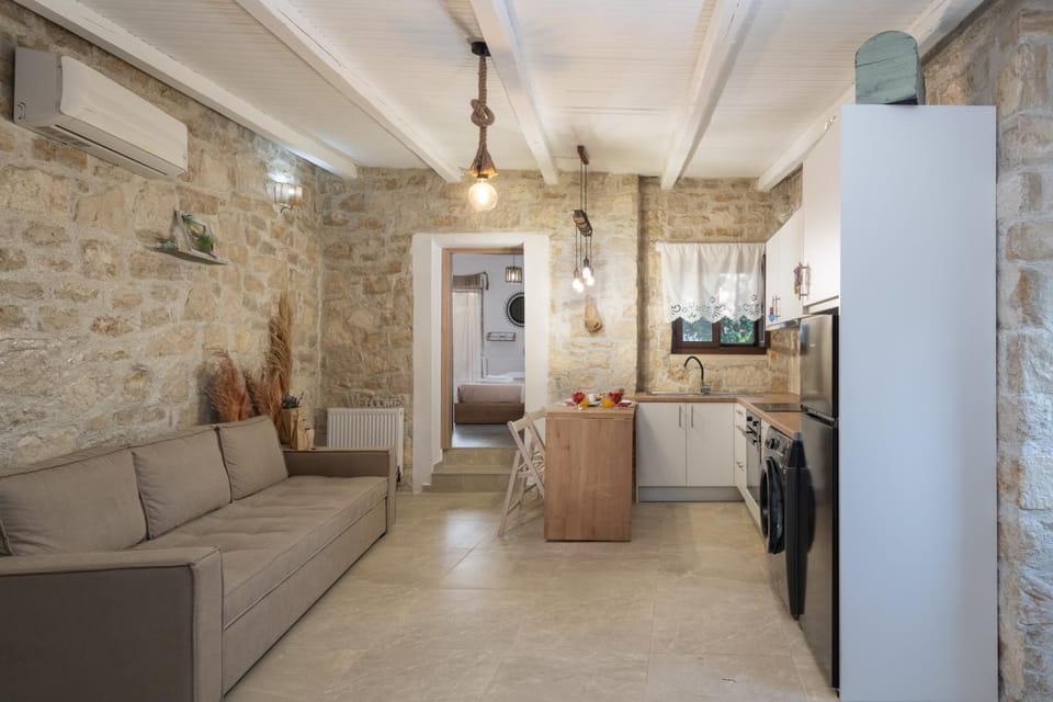 Kitchen or kitchenette, Living room, Seating area