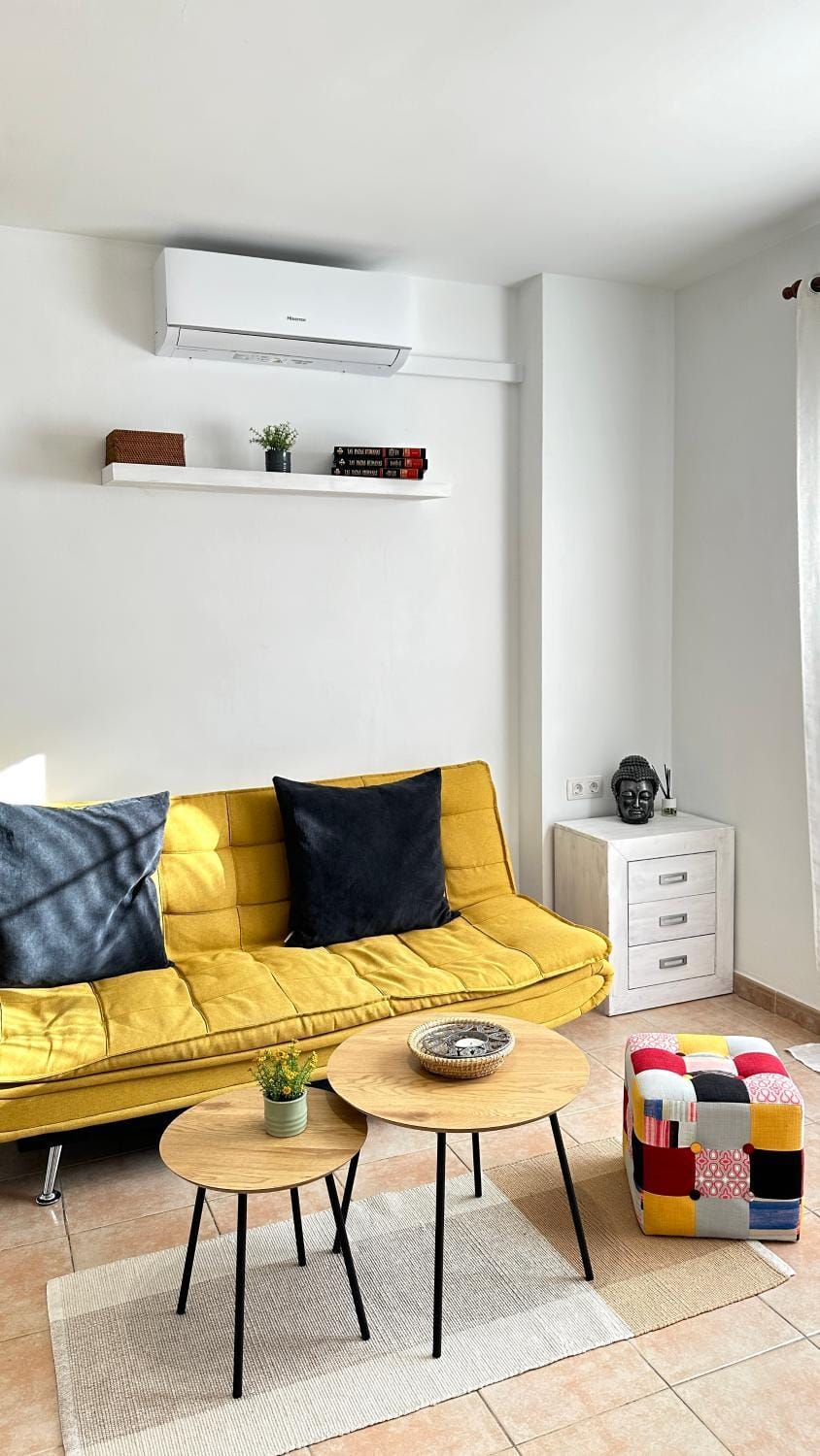Living room, Seating area, air conditioner