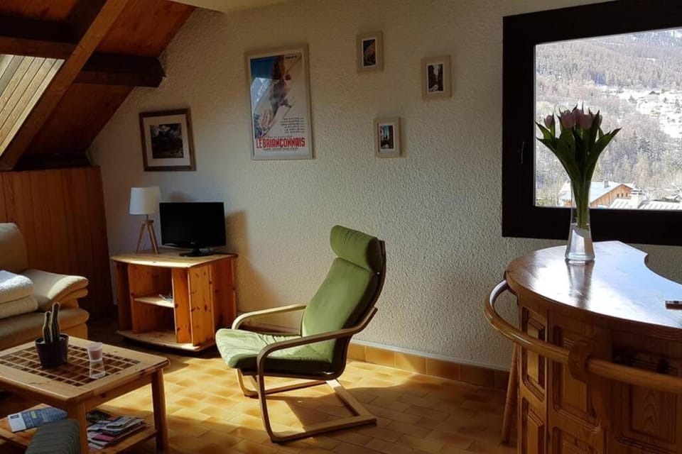 APPARTEMENT T3 60M2 à Briançon dans résidence calme avec 7 couchages Apartment in Briançon