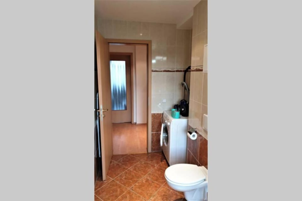 Shower, Toilet, Bathroom, Bath