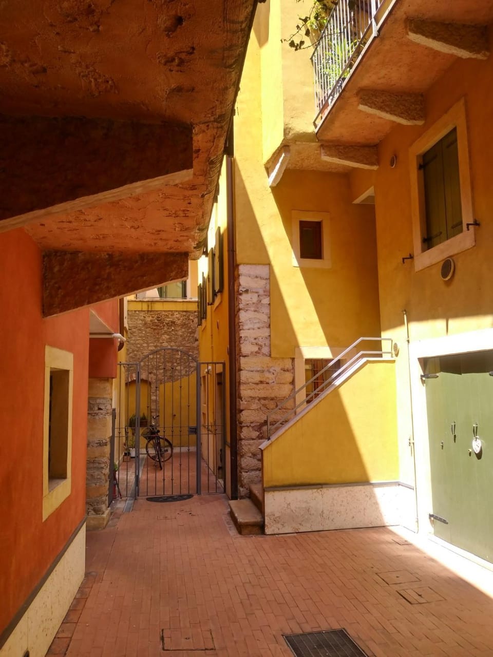 Patio, Facade/entrance
