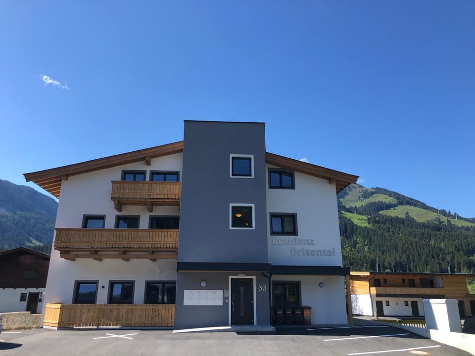 Property building, Day