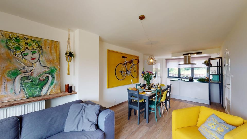 Living room, Seating area, Dining area