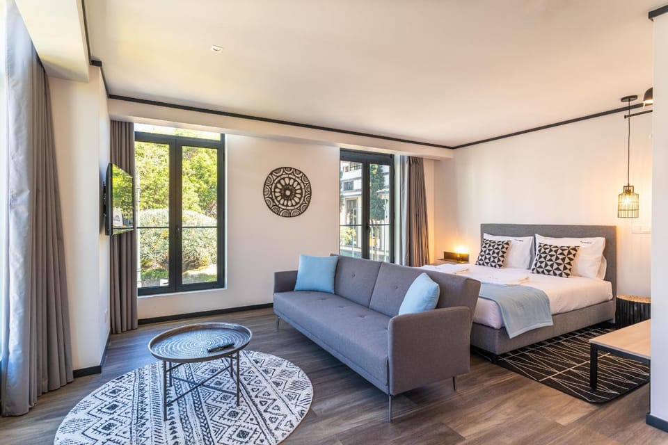 Bed, View (from property/room), Seating area, Bedroom