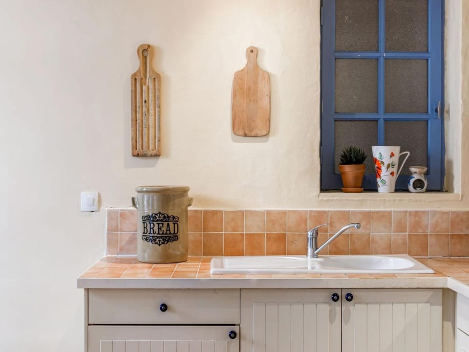 Kitchen or kitchenette, kitchen, kitchen