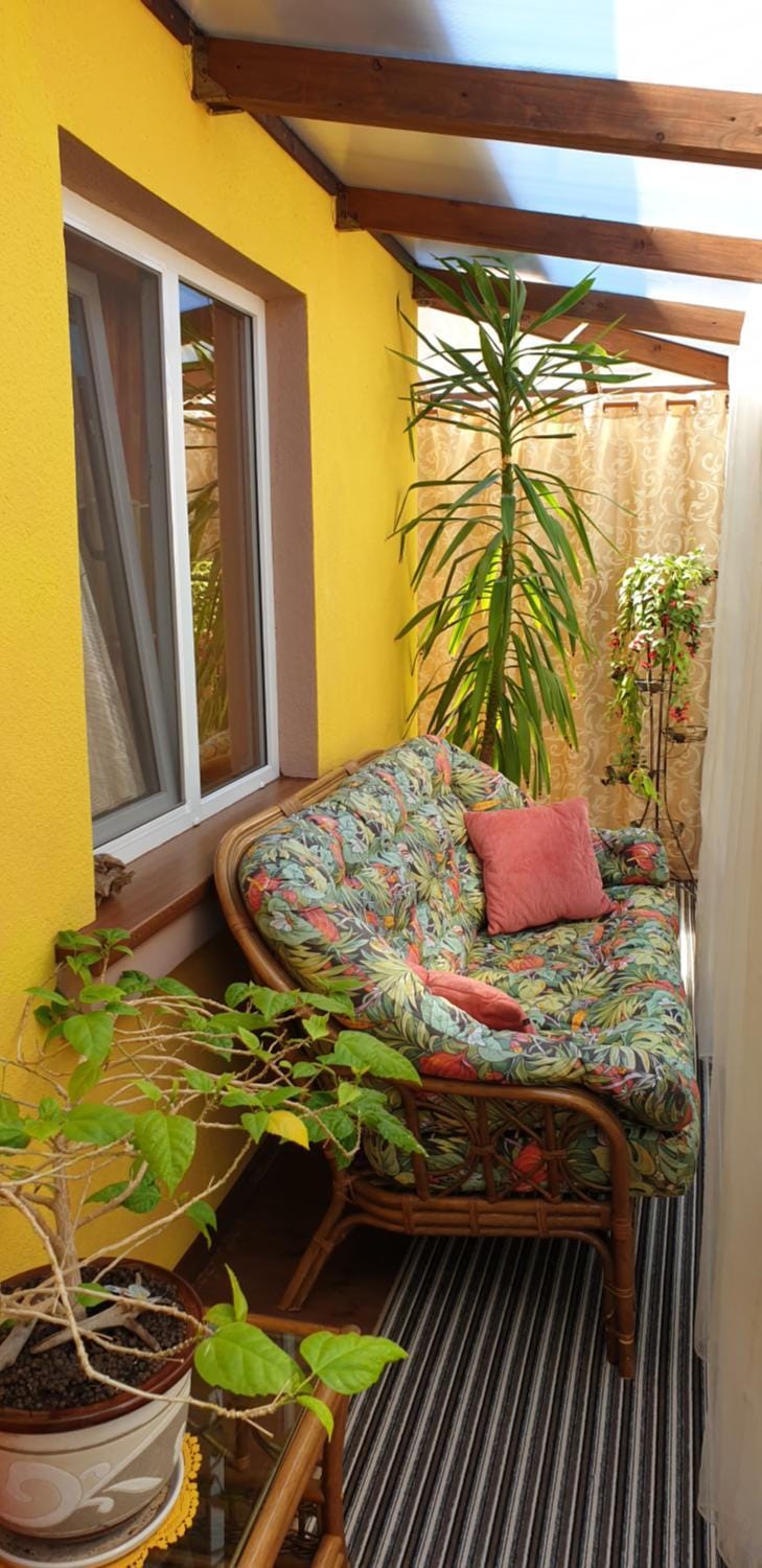 Property building, Balcony/Terrace, Seating area