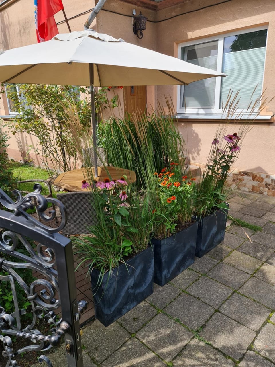 Property building, Balcony/Terrace, Area and facilities