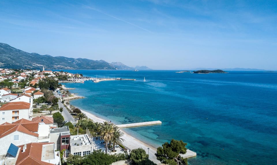 Nearby landmark, Neighbourhood, Natural landscape, Beach