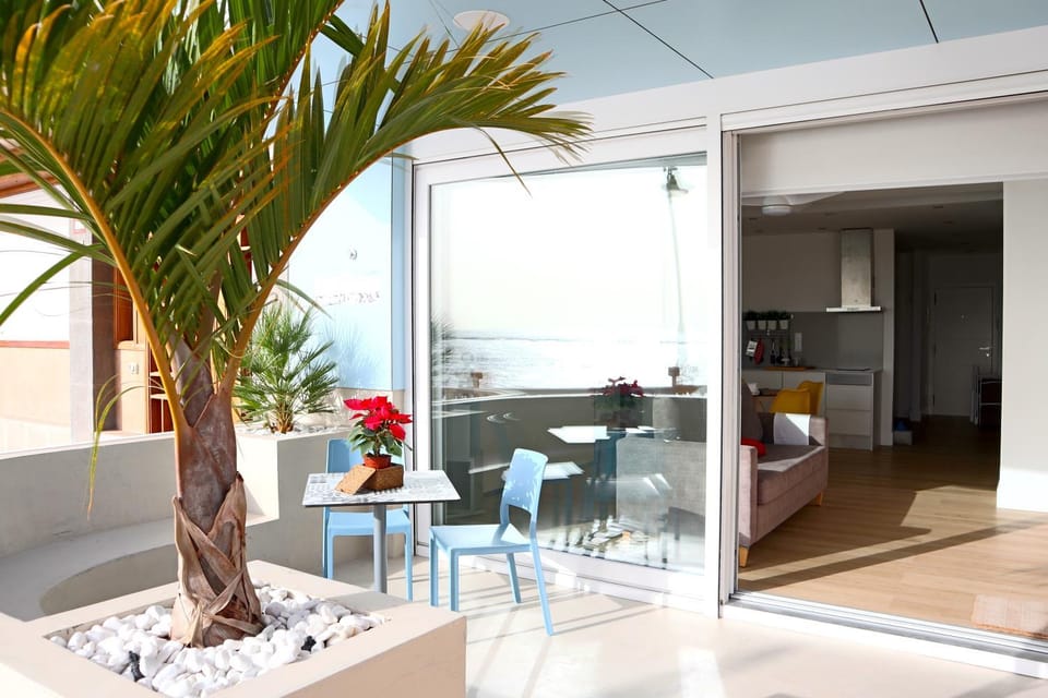 Patio, Living room, Seating area, Dining area