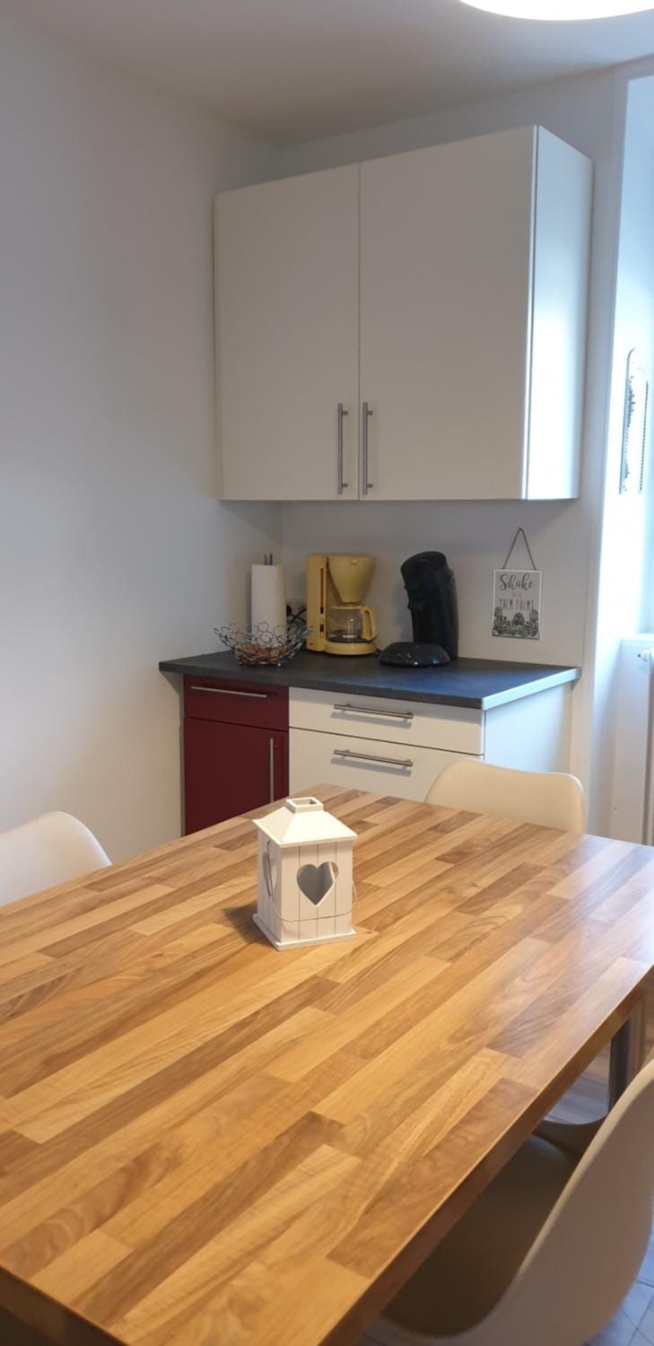 Kitchen or kitchenette, Communal kitchen