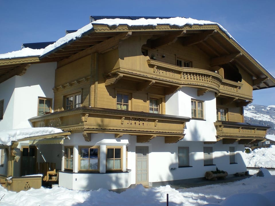 Property building, Winter