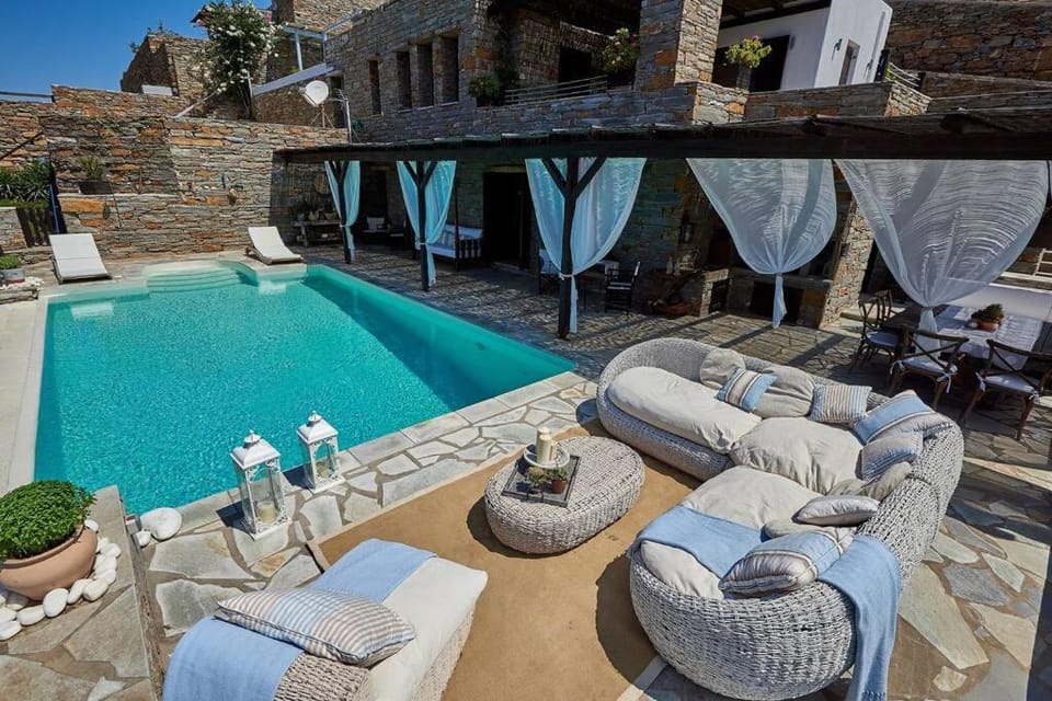 Property building, Patio, Seating area, Pool view, Swimming pool, Swimming pool, sunbed