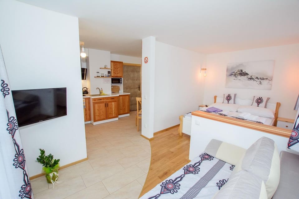 Living room, Photo of the whole room, Seating area, Bedroom