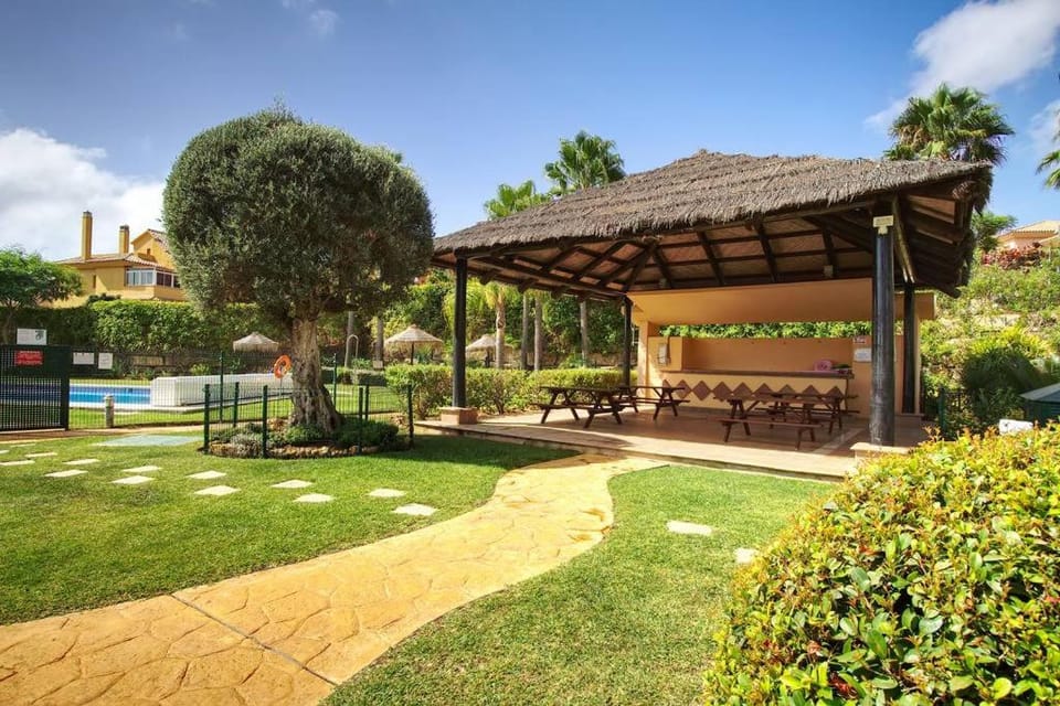 Garden, Swimming pool