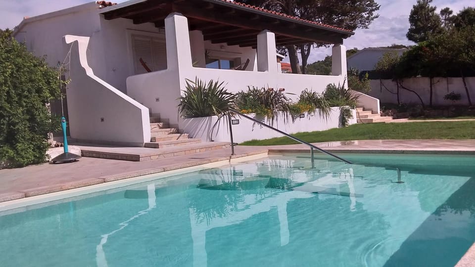 Property building, Facade/entrance, Swimming pool, Swimming pool