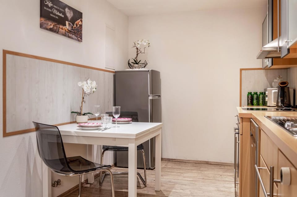 Property building, Kitchen or kitchenette, Living room