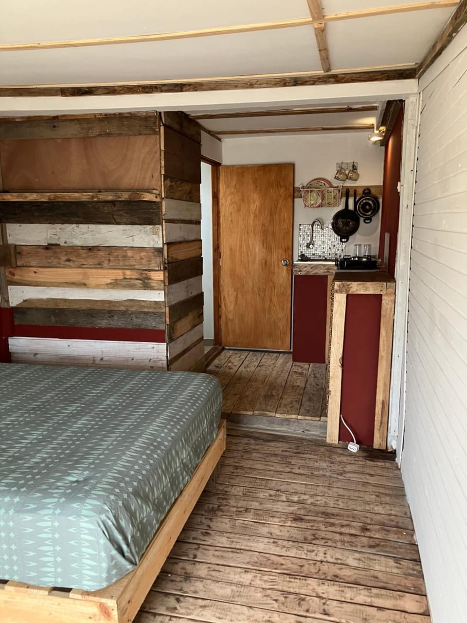 Bed, Kitchen or kitchenette, Photo of the whole room, Bedroom