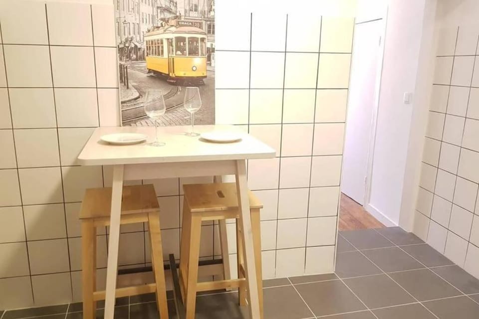 InLoveApartments - Typical Alfama Balcony Apartment in Lisbon