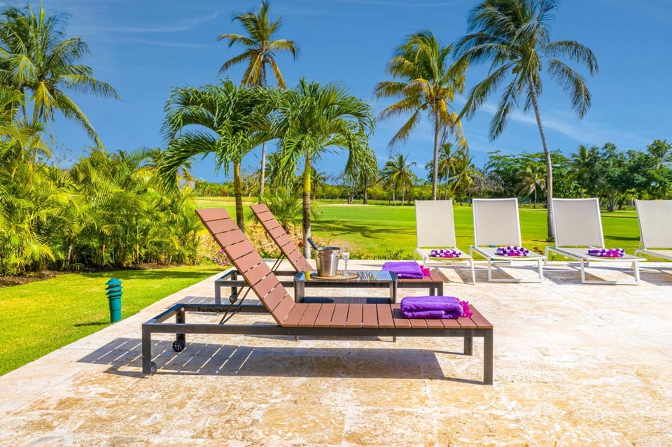 Patio, Garden, Garden, Balcony/Terrace, Garden view, Swimming pool, sunbed