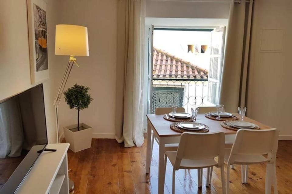 Window To Heaven Apartment in Lisbon