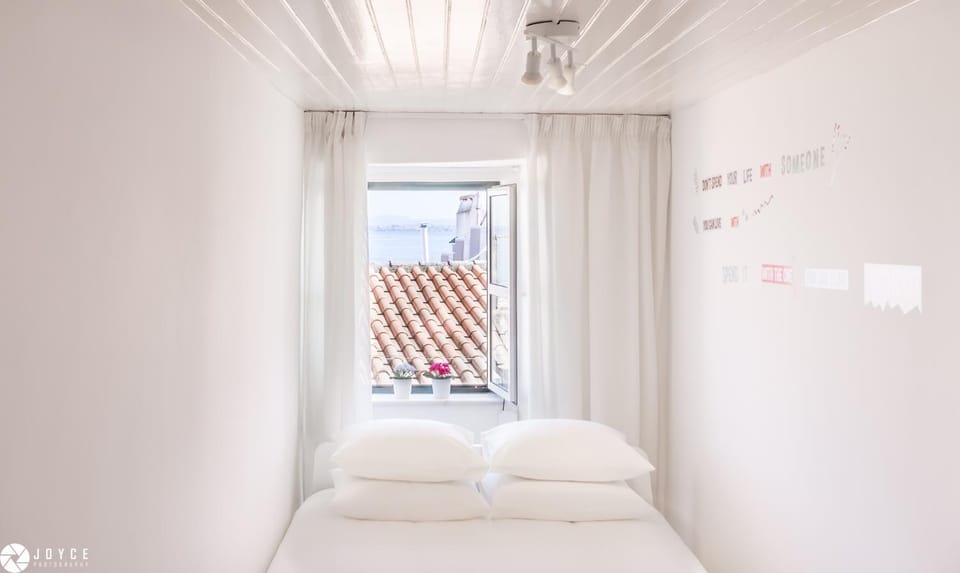 Typical Portuguese Tiles Apartment in Lisbon