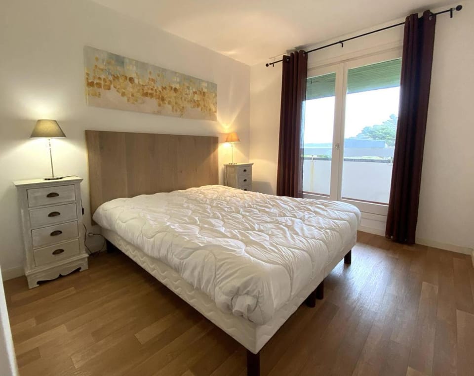 Appartement VUE SUR MER avec terrasse, plage de Trestraou à PERROS-GUIREC - Ref 861 Apartment in Perros-Guirec