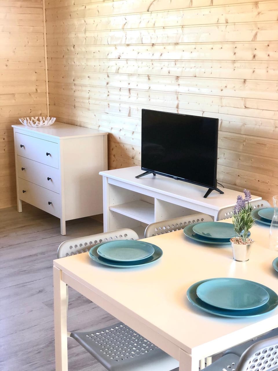 Communal lounge/ TV room, TV and multimedia, Dining area