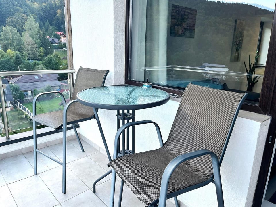 Property building, Patio, Day, View (from property/room), Balcony/Terrace, Balcony/Terrace, Seating area, Dining area