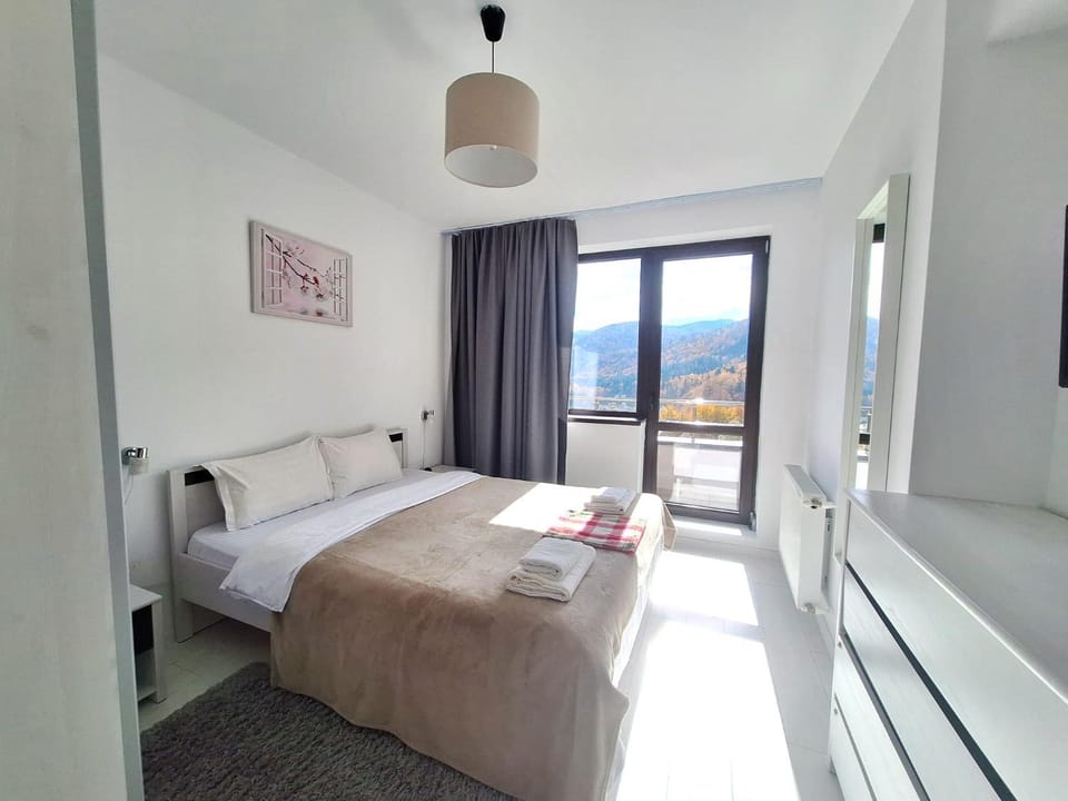 Bed, View (from property/room), Balcony/Terrace, Bedroom, Mountain view, heating, internet, wardrobe