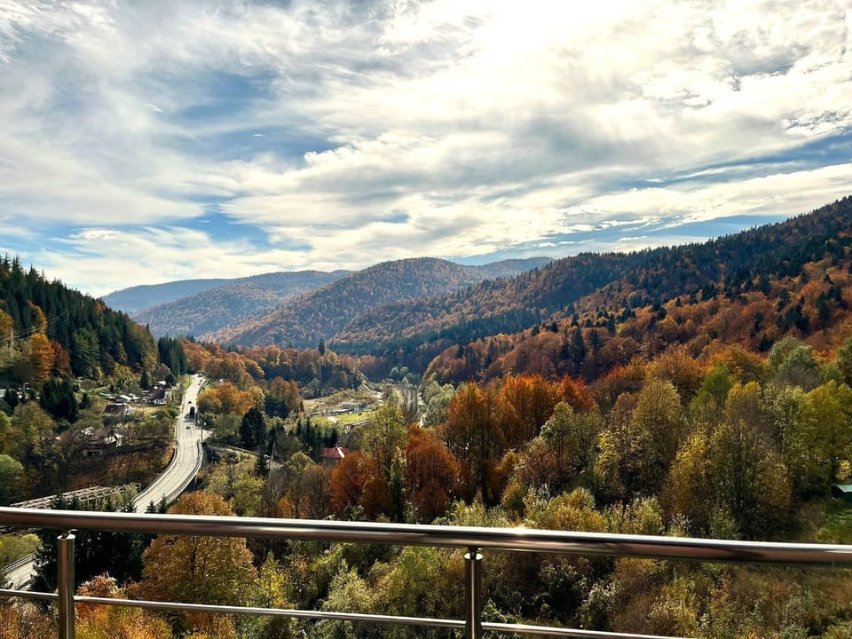 Nearby landmark, Day, Natural landscape, Bird's eye view, Mountain view
