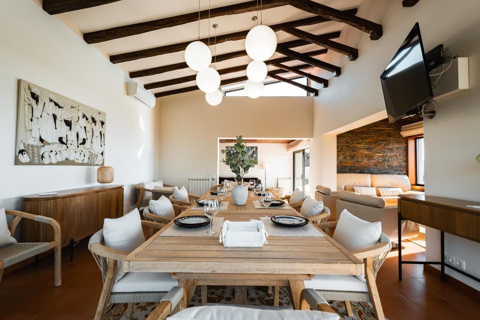 TV and multimedia, Dining area, heating, internet, air conditioner