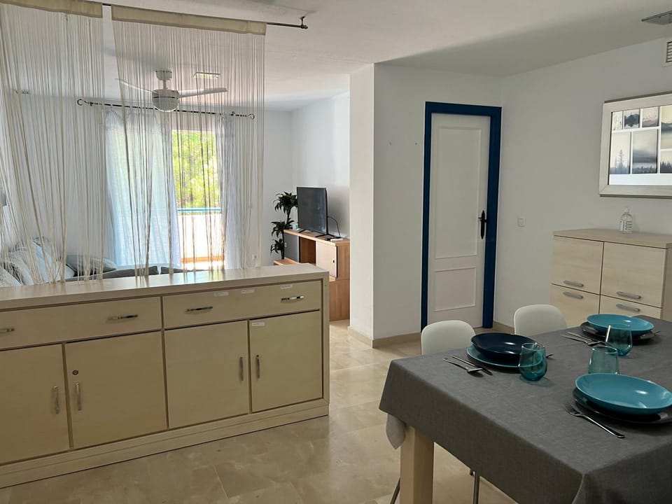 Apartamento con terraza, garaje y piscina a 350m playa Apartment in Garrucha