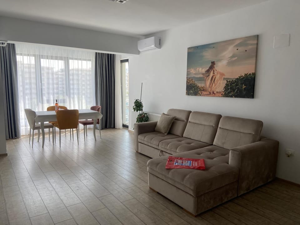 Rose By The Sea Apartment in Constanța County