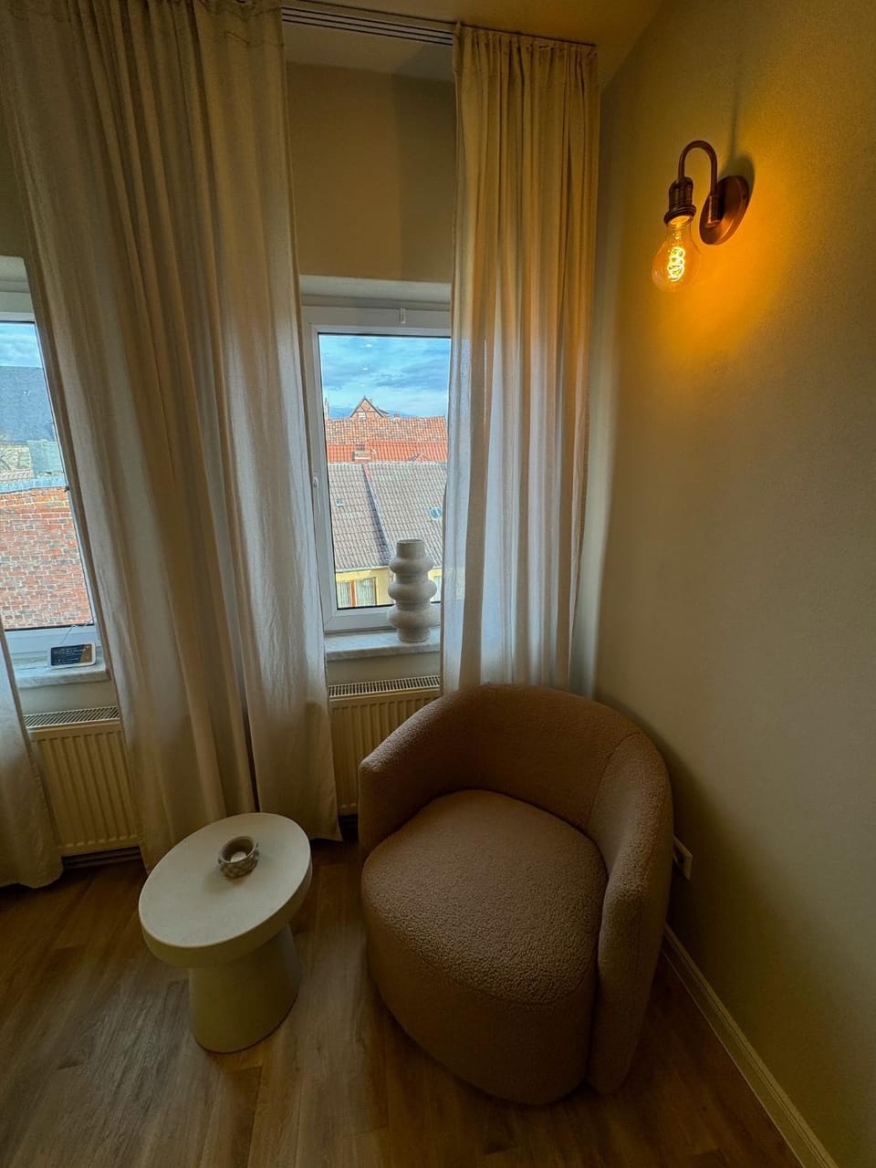 Seating area, kitchen