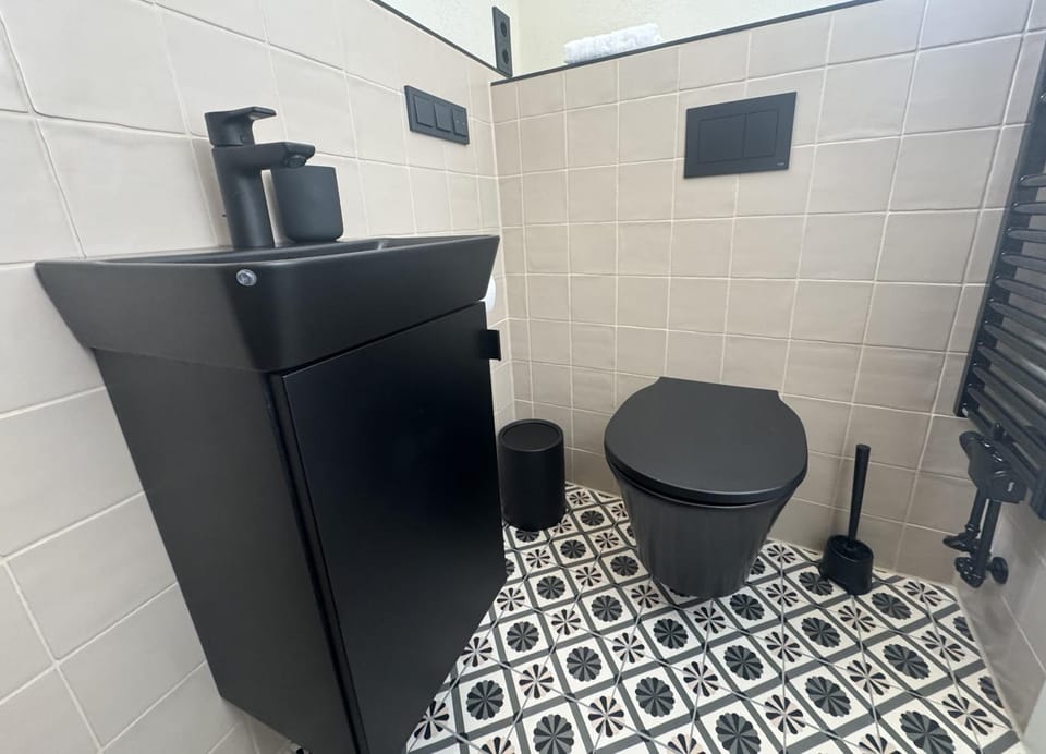 Toilet, Bathroom