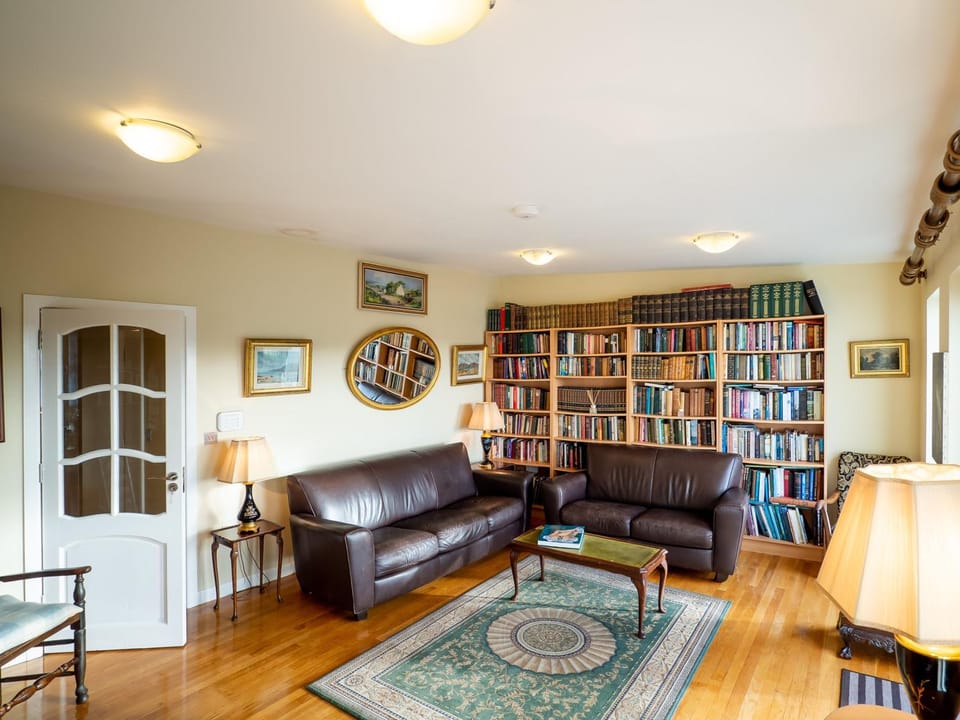 Library, Living room, Seating area