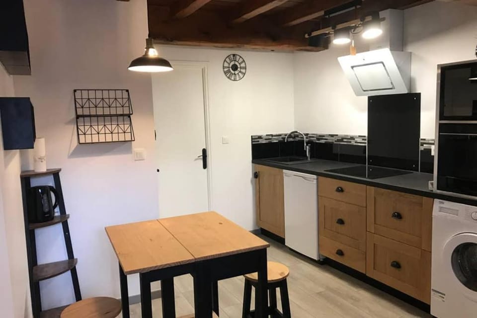 Studio de la Tour des rondes - tout confort plein-centre Apartment in Occitanie
